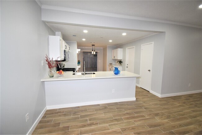 Building Photo - 18058 Brooknoll Dr