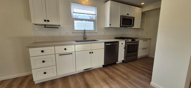 Building Photo - 319 Orchard Dr