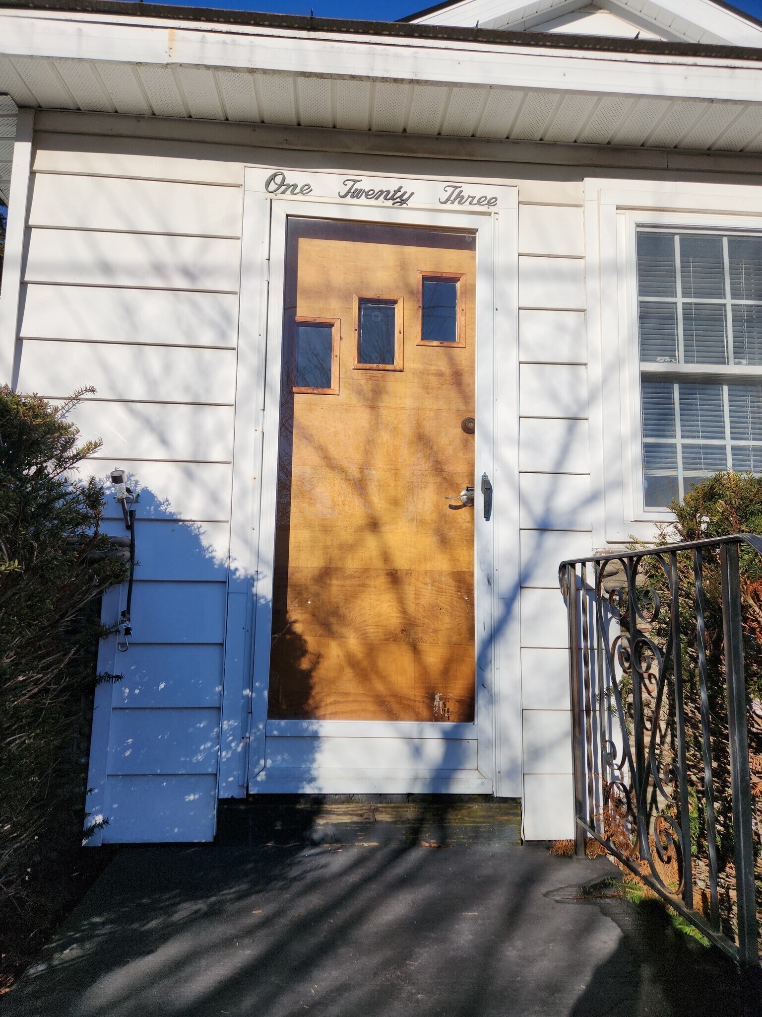 Building Photo - 123 W Mohawk St