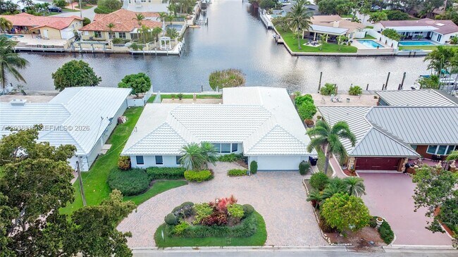 Building Photo - 5721 Bayview Dr