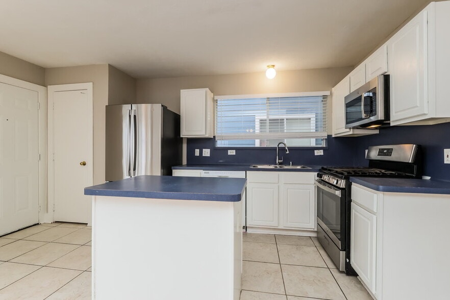 Building Photo - 10202 Farrell Dr