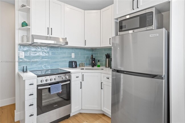 Building Photo - 6532 SW 59th Ct