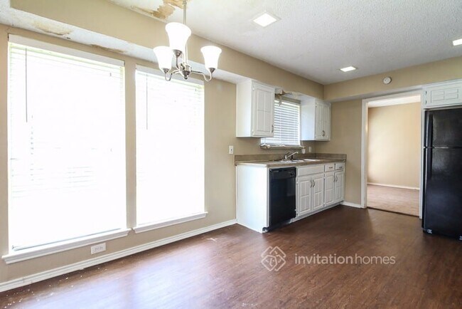 Building Photo - 5345 Heather Glen Dr