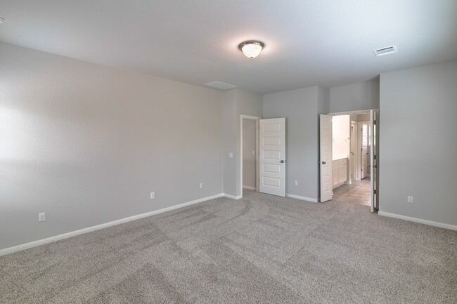 Building Photo - 124 Driftwood Hills Way