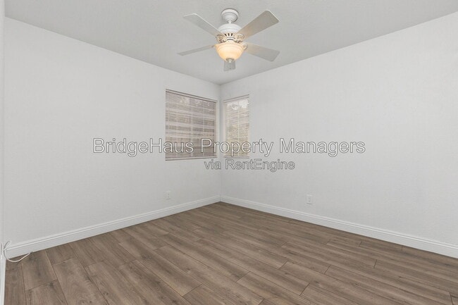 Building Photo - 953 Gallery Dr