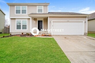 Building Photo - 3 Bedroom Pet-Friendly Home in PICKERINGTON, OH with Main Street Renewal