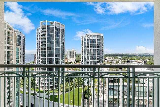 Building Photo - 3350 SW 27th Ave