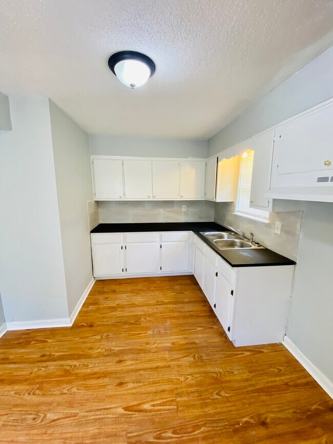 Building Photo - Awesome Family Home For Rent!