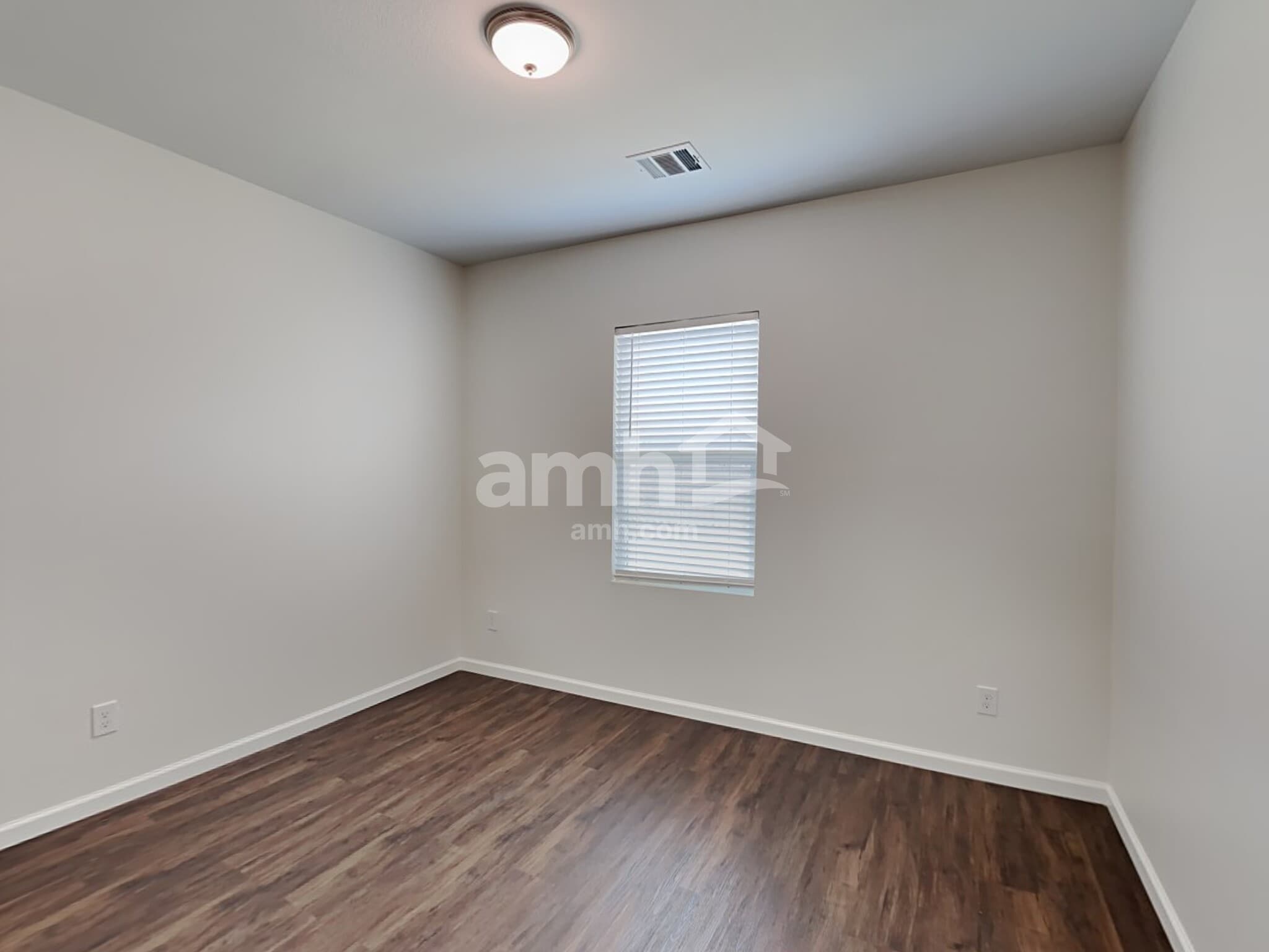 Building Photo - 5023 Highland Crest Dr