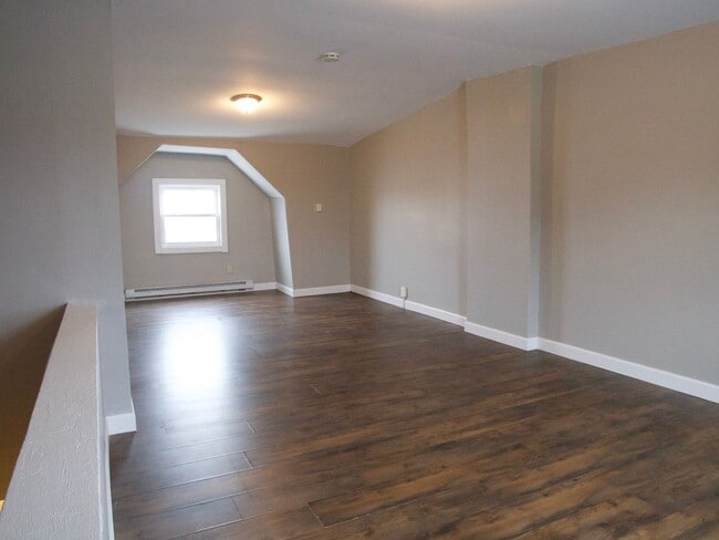 Building Photo - Spacious 4-Bedroom, 1- Bathroom Row home in Allentown – Section 8 Encouraged to Apply!