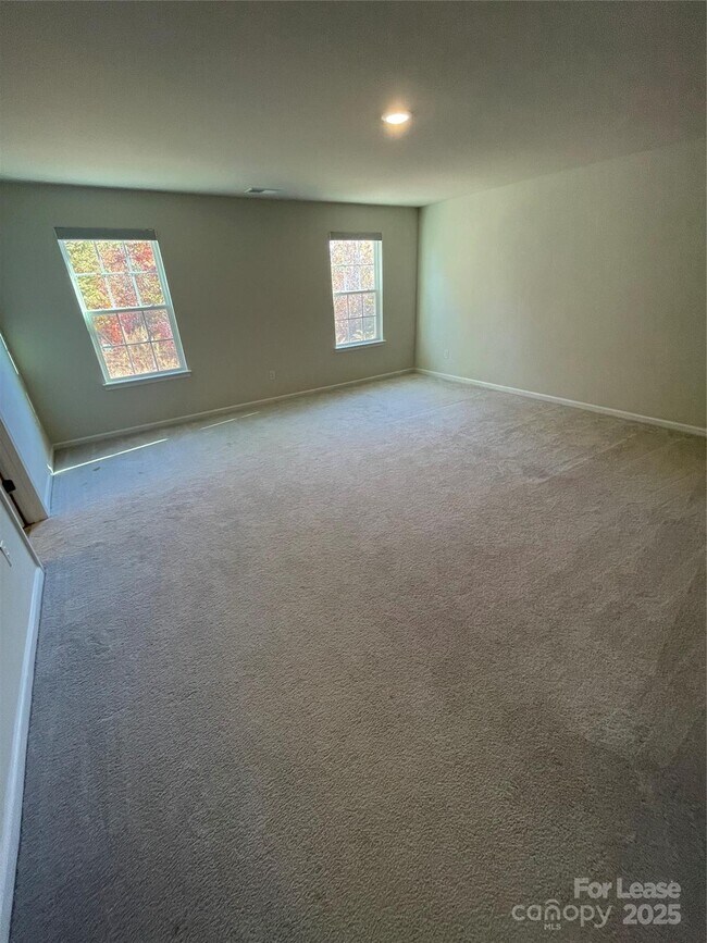 Building Photo - 398 Kennerly Center Dr