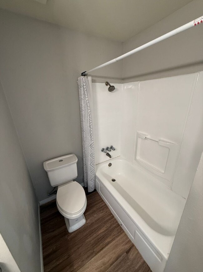 Building Photo - 2916 Bernice Dr