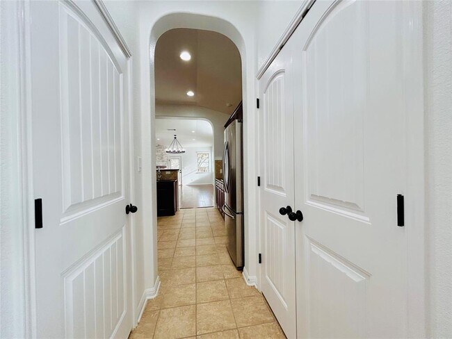 Building Photo - 240 Fort Mabry Loop