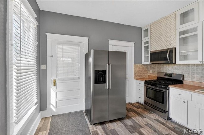 Building Photo - 221 Lebanon Ave