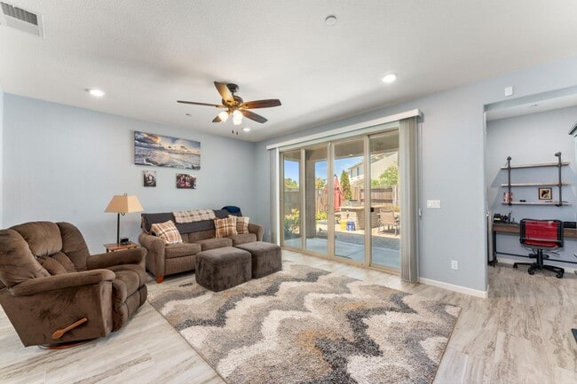 Building Photo - 9363 Wild Lilac Cir