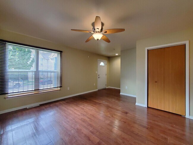 Building Photo - 2010 N 41st St