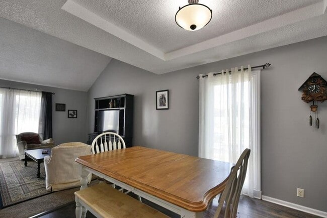 Building Photo - Prime Papillion Location Near Schools & Amenities