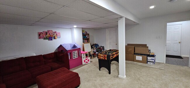 Building Photo - 4162 Whitehall Dr