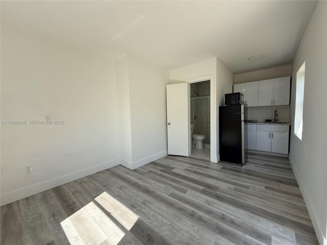 Building Photo - 2801 SW 26th St