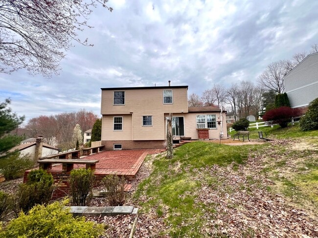 Building Photo - Beautiful Home - 3 Bedroom 2.5 Bathroom - ...