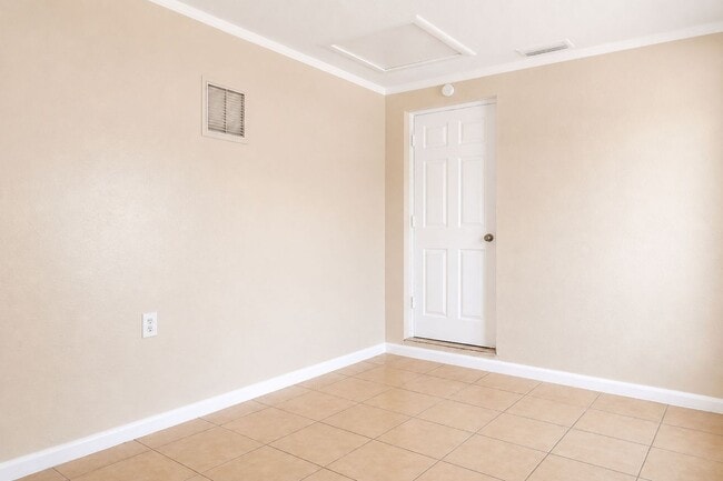 Building Photo - 3 Bedroom, 1 Bathroom Home for Rent in Largo!