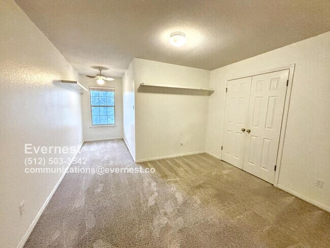 Building Photo - Spacious 5-Bedroom Retreat with Modern Com...