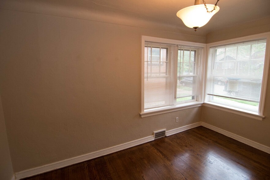 Building Photo - 4016 Potomac