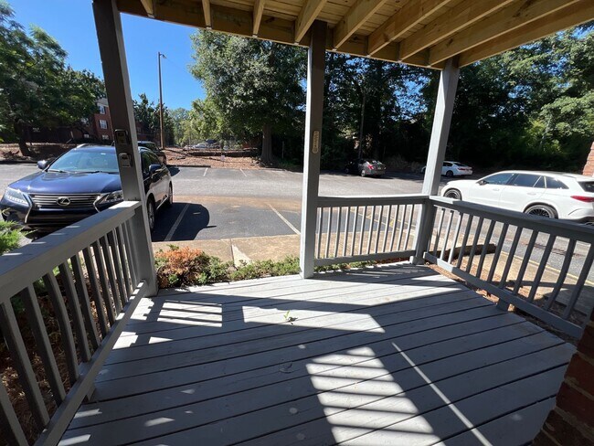 Building Photo - 2 Bed 2 Bath Condo