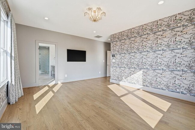 Building Photo - 1618 N Danville St