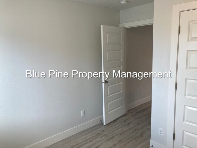 Building Photo - 170 Opal Ct