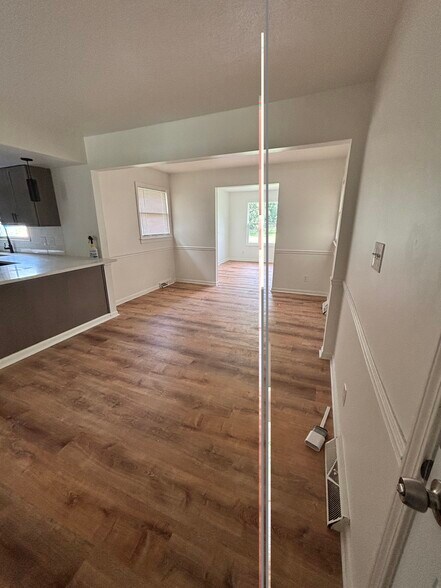 Building Photo - 16765 Valley Forge Ln