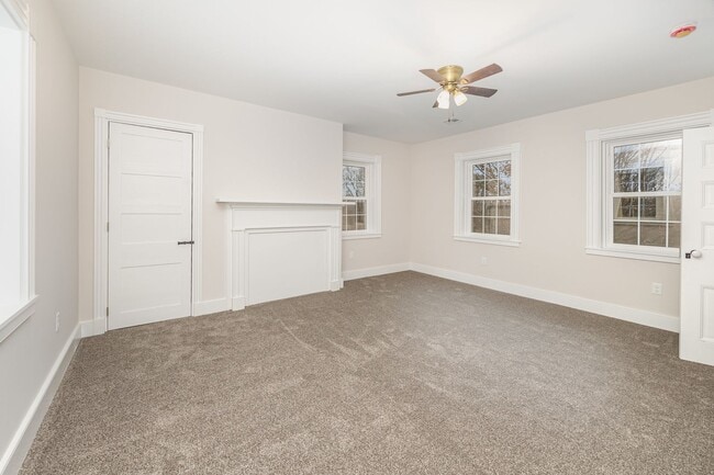 Building Photo - Beautiful updated 3/4 bedroom farmhouse