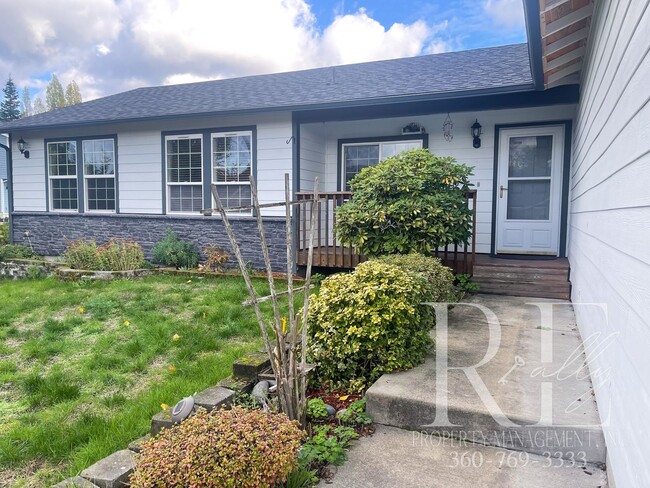 Building Photo - Stunning Rambler