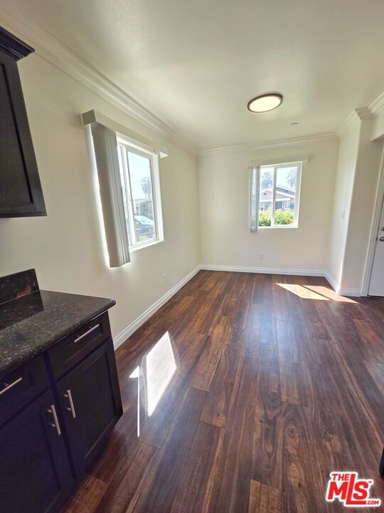 Building Photo - 1719 W 39th Pl