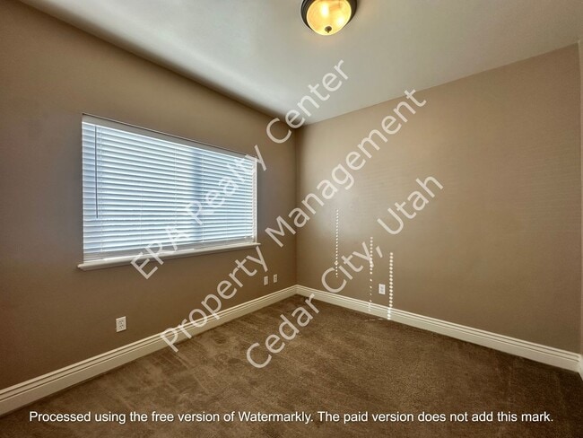 Building Photo - 576 W 1045 N