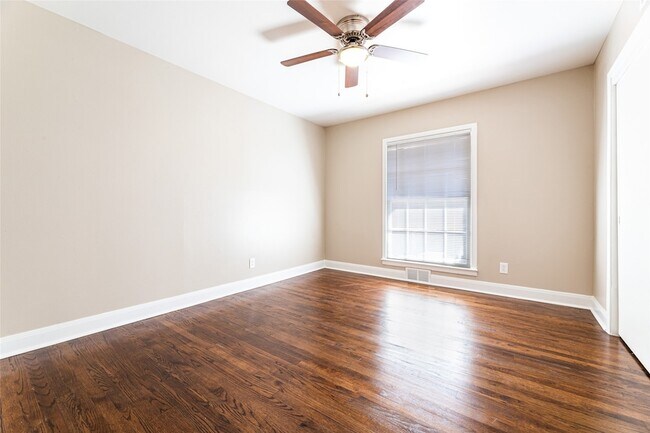Building Photo - 1761 Mariposa Dr