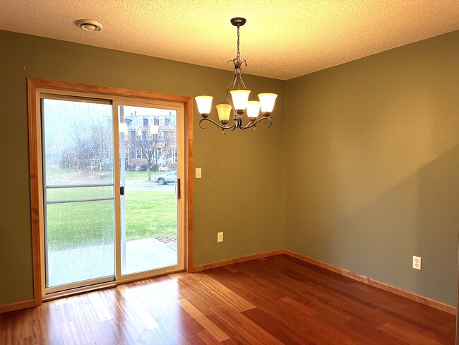 Building Photo - 11448 Town Center Dr