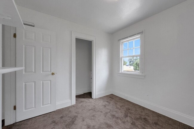 Building Photo - Spacious 4BR House in Greeley