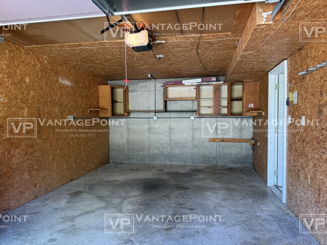 Building Photo - 635 Alpine Dr