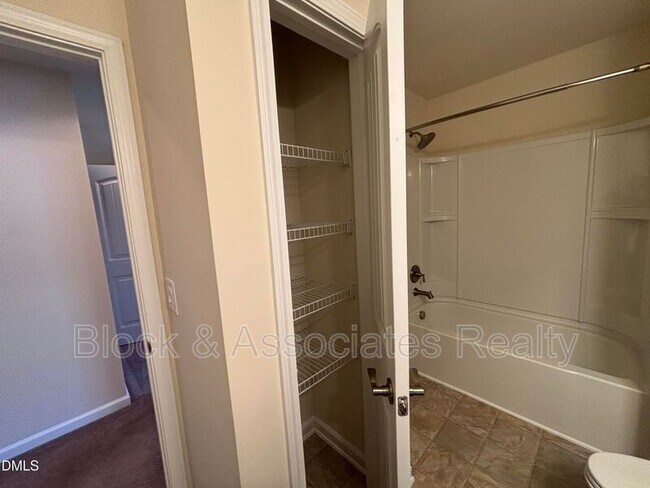 Building Photo - 1009 Magnolia Blossom Ln