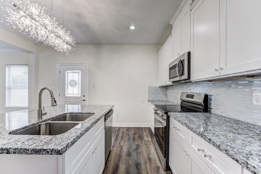 Building Photo - 410 N 4th St