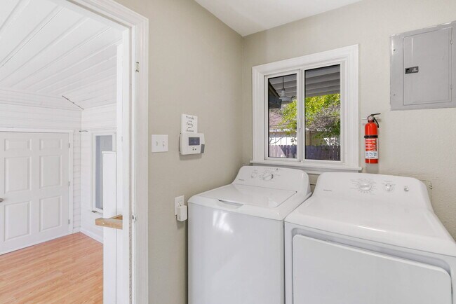 Indoor Laundry - 1654 Verda St