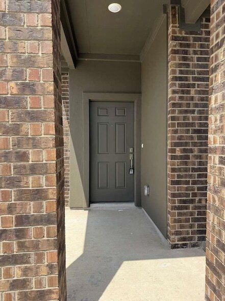 Building Photo - 109 Imola St