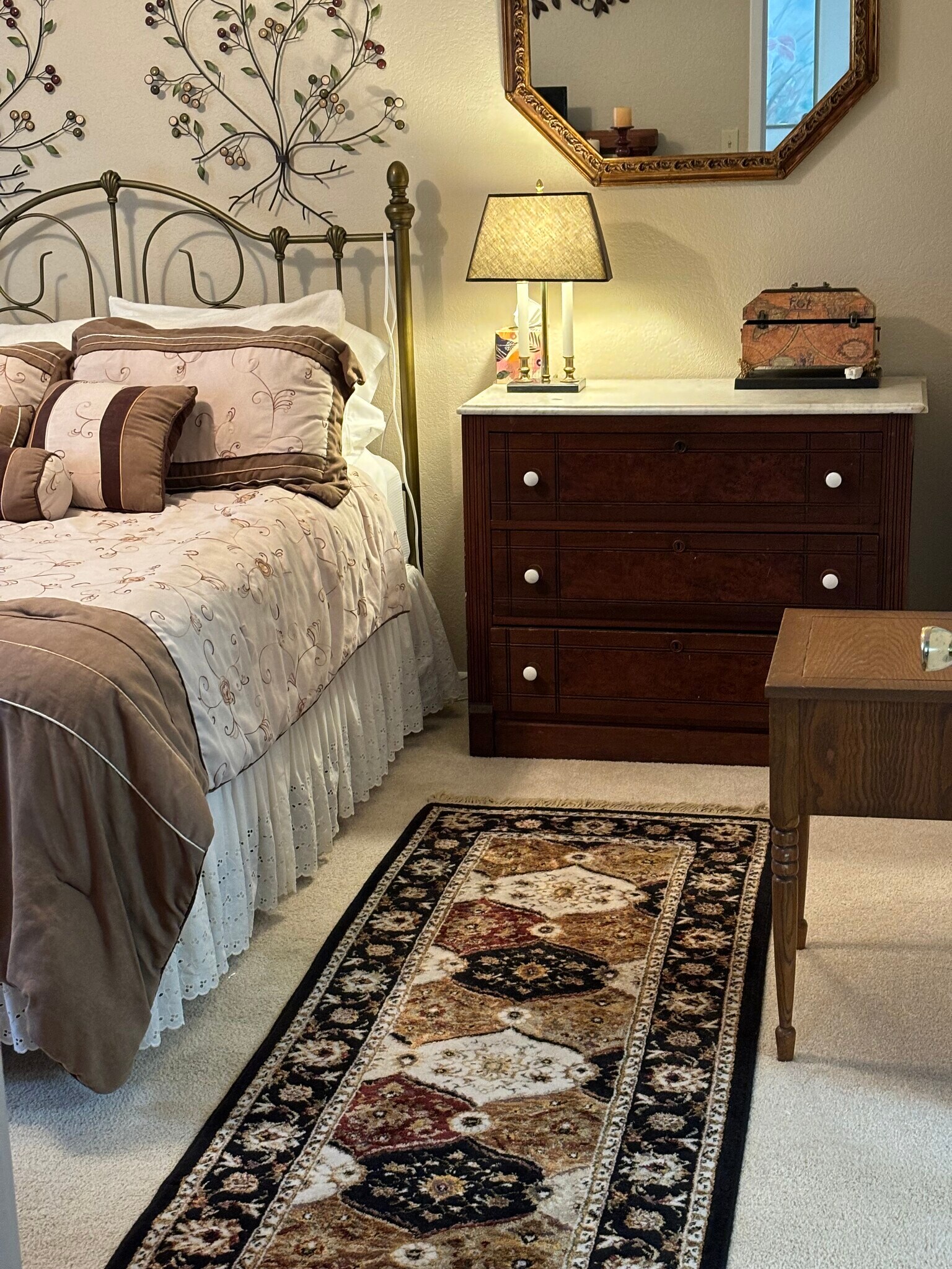 Luxury sheets for this Queen dream state. - 3515 Sable Palm Ln