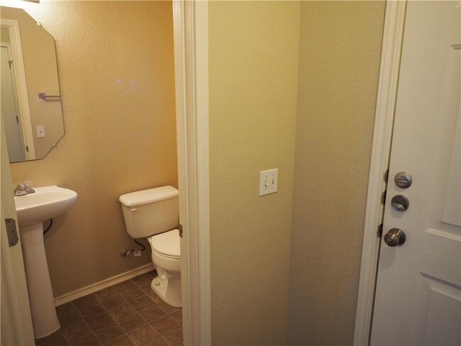 Building Photo - 506 Stewart Dr
