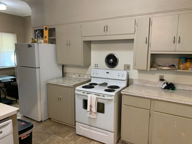 Building Photo - 1821 7th Ave