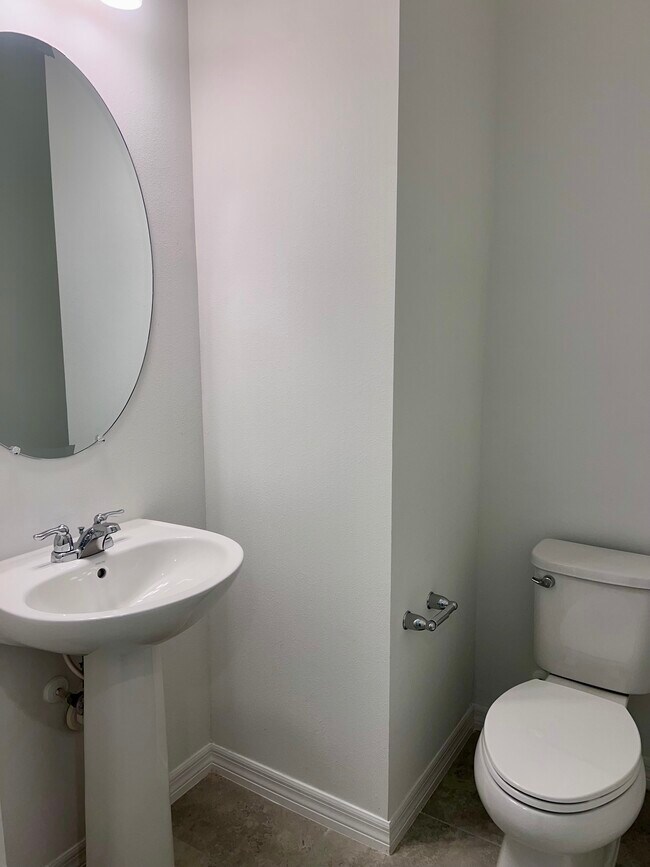 Building Photo - 6125 Planta Ln