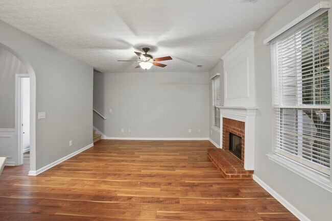 Building Photo - 2643 Whispering Pines Dr SW