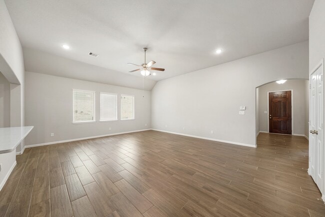 Building Photo - 6010 Kolle Dr