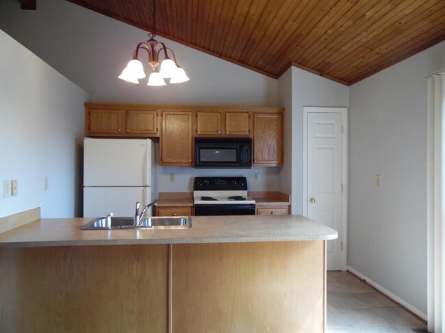 Building Photo - 2556 Crusaders Way